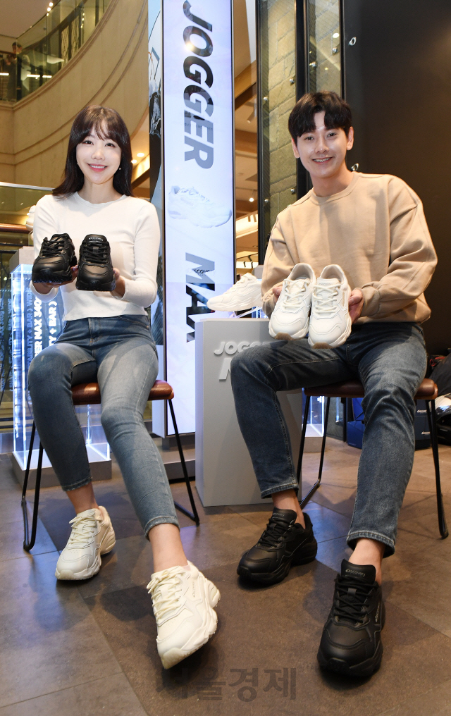 디스커버리 디워커 먼저 선보이는 신세계백화점