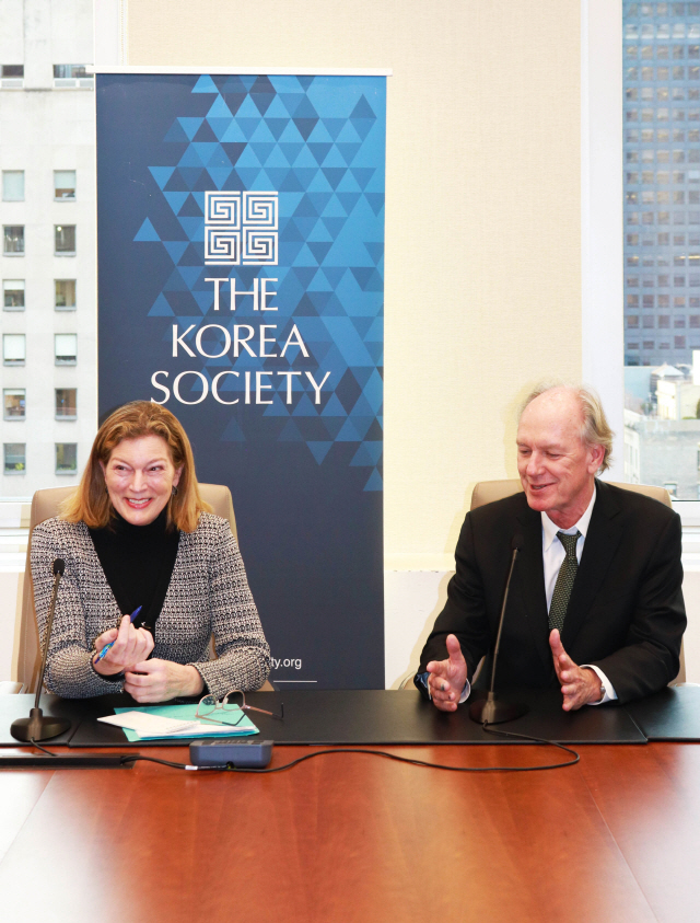 “한미관계, 린치핀<linchpin·핵심축>에 긴장···대북 관계 워싱턴과 함께 해야”
