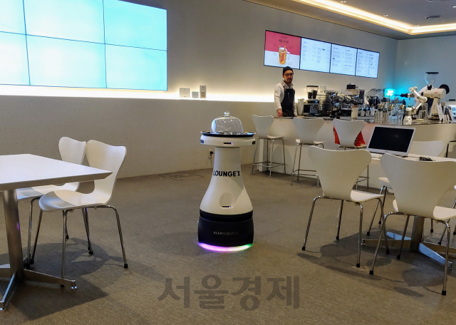 짜장면 시키신 분···로봇이 나에게 왔다[권경원의 유브갓테크]
