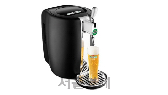 홈술의 진화, 이제는 홈펍···맥주 냉장고 판매량 100%↑ 상승