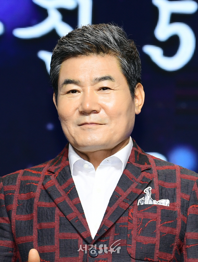 진성, 훈훈한 외모