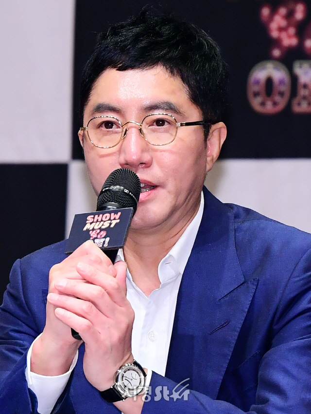 인사말하는 오디컴퍼니 신춘수 대표