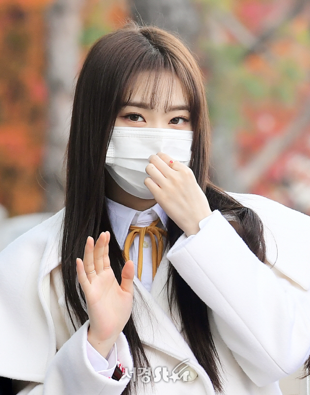 손인사하는 위클리 조아
