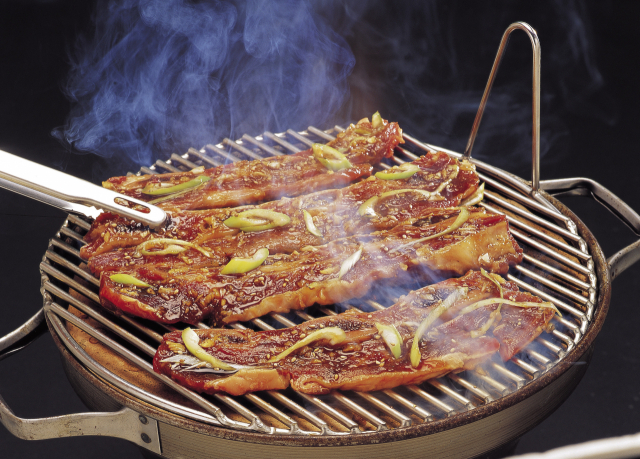 명륜진사갈비 2심서도 유죄···혼합육 쓰고 돼지갈비 표기