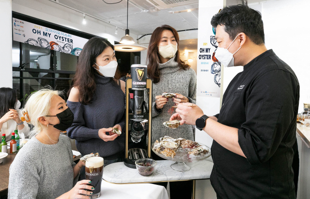 기네스-아워플래닛 협업으로 ‘오이스터 푸드 페어링’ 캠페인 전개
