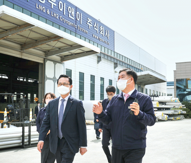 중기 현장방문 나선 권남주 캠코 사장 자산매입 후 임대 지원 개선점 청취
