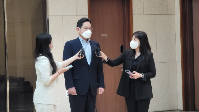 유럽 출장 마친 이재용 첫째도, 둘째도, 셋째도 기술