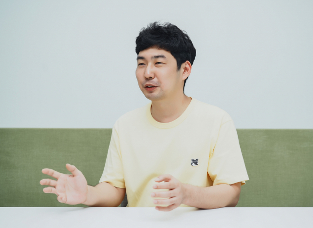 80대 어르신도 카카오페이증권으로 주식 선물…투자문턱 낮춰