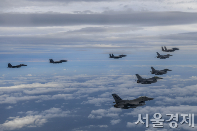 [속보]한미 전투기 정밀폭격 훈련…北 IRBM 도발에 맞불