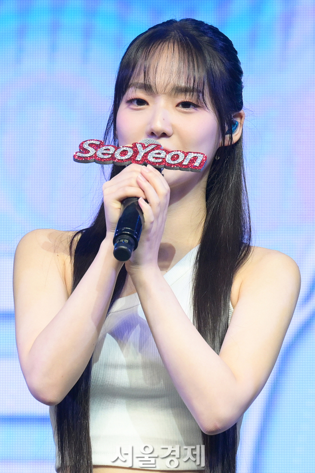 러블루션 윤서연, 크리스탈 눈망울 [SE★포토]