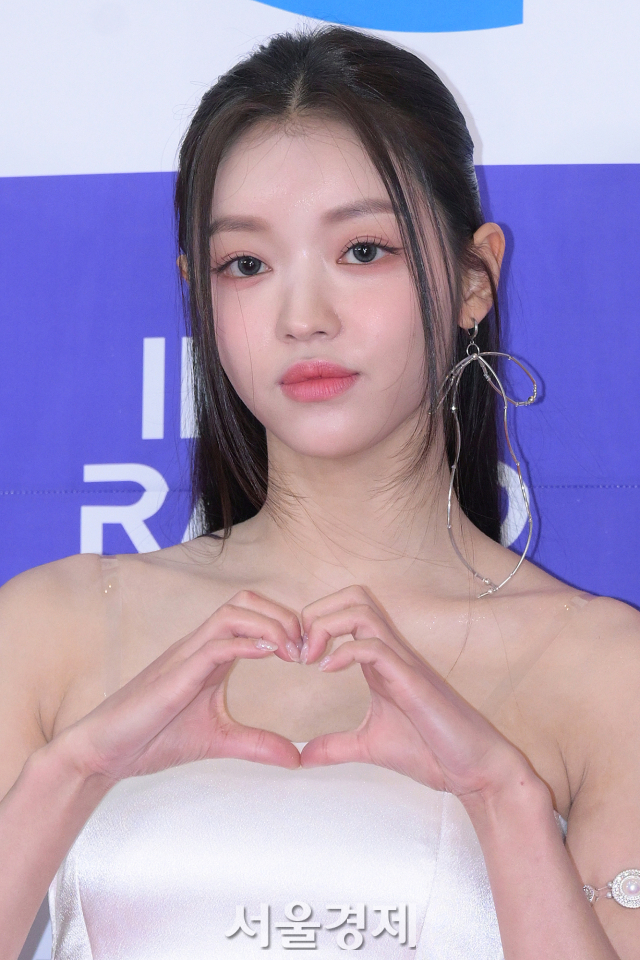 오마이걸 유아, 하트가 들려 [SE★포토]