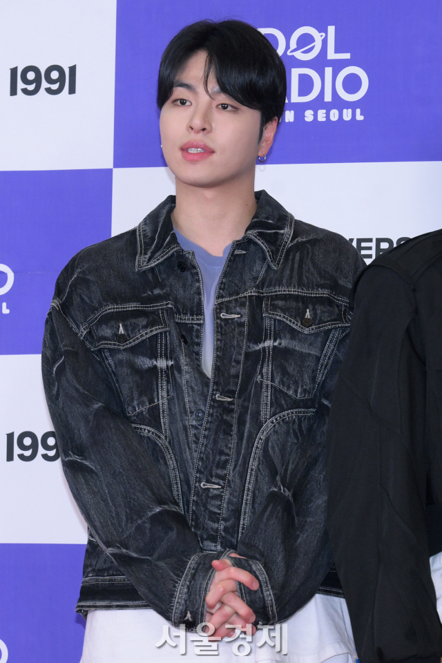 아이콘 구준회, 설레라구 준 회심의 눈빛 [SE★포토]