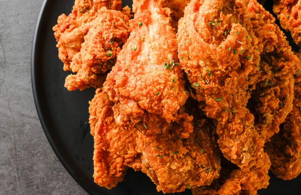 이웃에 공짜로 치킨 2마리 준 사장님…다음 날 받은 황당한 전화 한 통