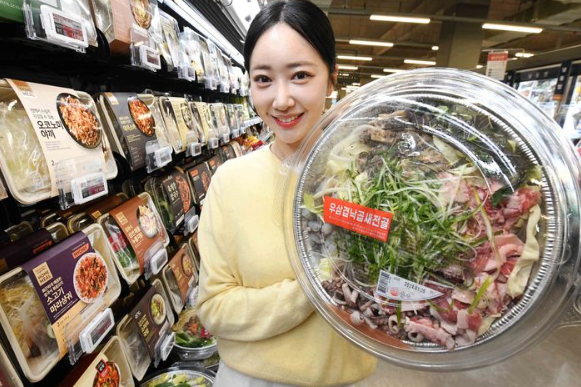“여보 밥하지 말고 사 먹자”…분식부터 명장 음식까지 없는 거 빼고 다 있는 ‘밀키트’