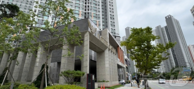 청약홈 마비 동탄역 롯데캐슬에 294만 명 몰렸다…역대 최다