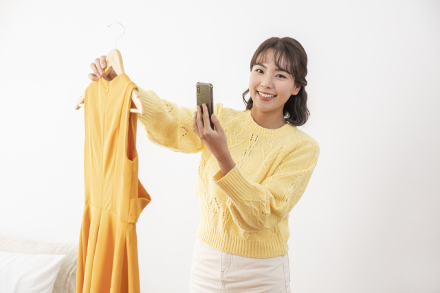 나도 옷장 뒤져볼까 중고옷 팔아 1500만원 번 개인…패션 리커머스 급성장