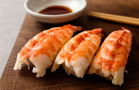일본 오염수 난리 칠 땐 언제고…싸고 맛있어 줄 서서 日 회전초밥 먹는 이 나라