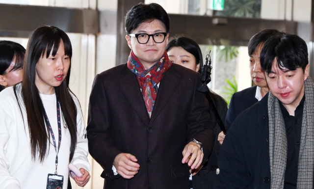 점심 지나 국회에 모습 드러낸 한동훈