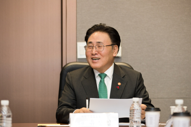IDC 찾은 유상임 장관 안정적 디지털서비스에 만전