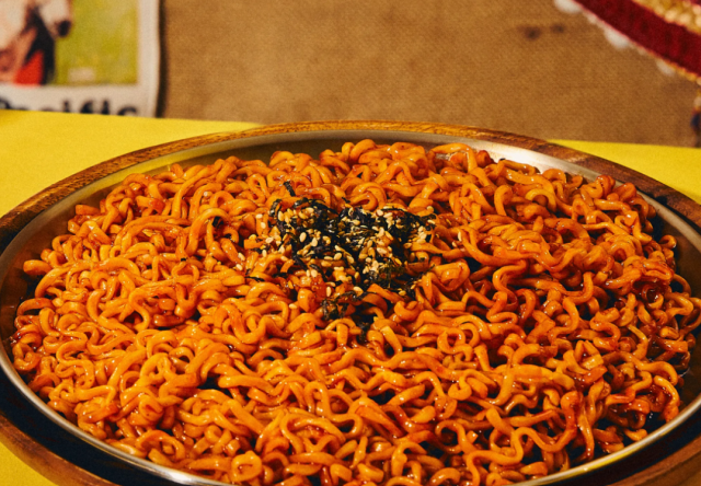 황제주 등극 3개월 만에 이럴수가…160만원 최고가 찍었는데 더 오른다?