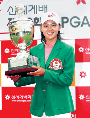 ‘얼짱 골퍼’ 최나연 시즌 첫승 신고
