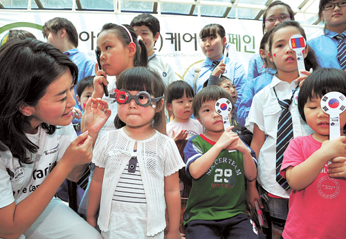 “시력검사 신기해요”
