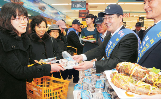 이마트 “동태·참치회 최대 25% 할인”