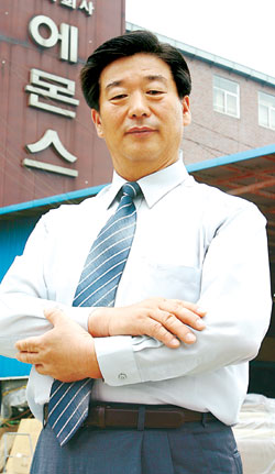 [샐러리맨에서 기업가로] (9) 가구사업 30여년 ‘외길’ 김경수 에몬스가구 회장