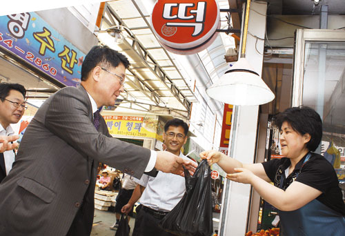 “추석 장보기，전통시장에서 준비하세요”