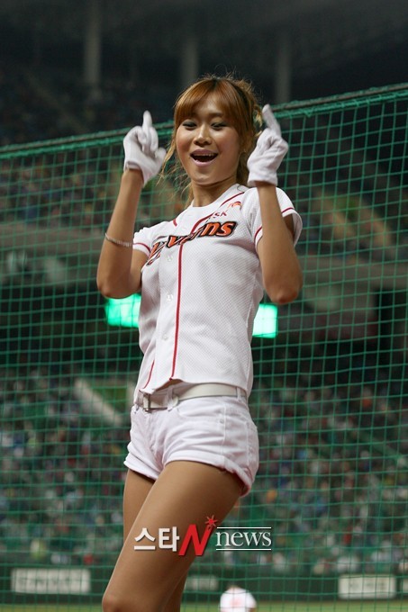 [스타N포토] 배수현 치어리더의 롤리폴리