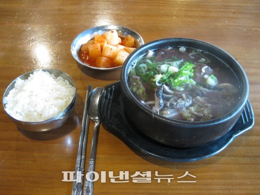 [장수맛집 28선] ‘해장국의 원조’ 청진옥