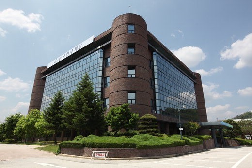 [한국과학의 미래，기초과학에 달렸다] (4) 기초과학 지원을 위해 태어났다-한국연구재단