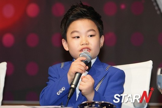 [포토] 리틀싸이 황민우 열심히 곡에 대해 설명하는