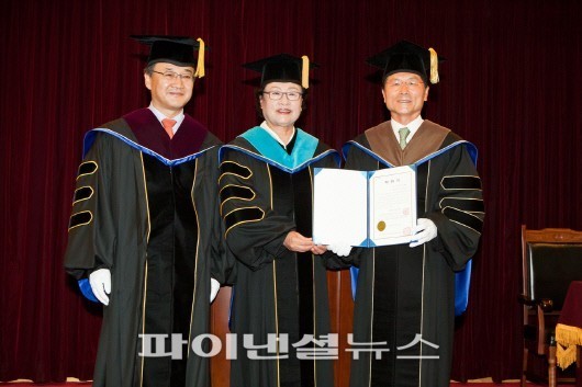 송기진 광주은행장, 동신대 명예 경영학 박사 학위 수여