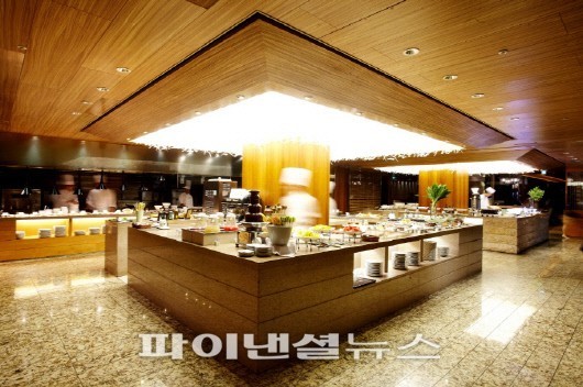 더 플라자 맛 프로젝트 “세븐스퀘어 통요리 뷔페로 스타트”