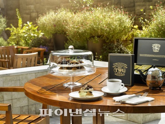 서울신라호텔의 테라스 티 타임… “가을의 여유 즐기자”