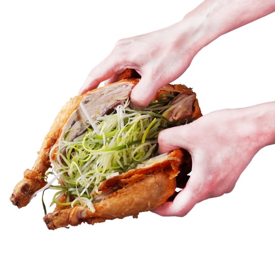 가마로강정, 가마솥 통닭 맛 재현 파품닭 선봬