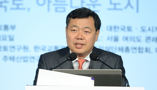 [2015 대한민국 국토도시디자인대전] 조인동 서대문구 부구청장 신촌 연세로 정비사업 성공은 주민과의 소통이 있어 가능했다