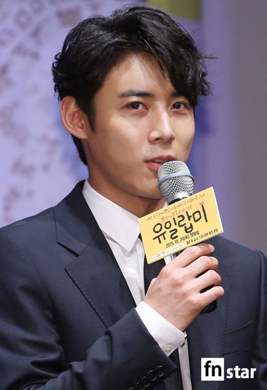 [포토] 질문에 답하는 배우 유일