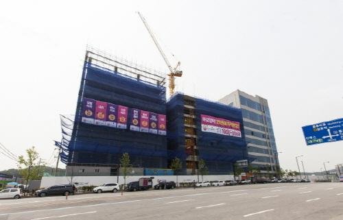 원흥역 역세권 ‘반도유스퀘어’ 희소성 높은 고층 상가를 잡아라