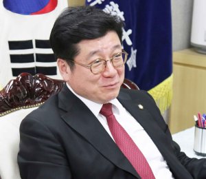 [화제의 법조인] 이찬희 서울지방변호사회 회장 법무사 등 유사직역서 담당 법률사무 이젠 法취지에 맞게 변호사가 맡아야
