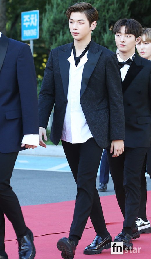 [포토] 워너원 강다니엘, ‘귀공자 포스!’