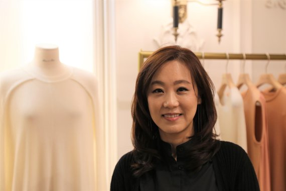 [인터뷰] 유명해 희원기획 대표 니트 디자인 30년의 열정 고스란히 담았죠