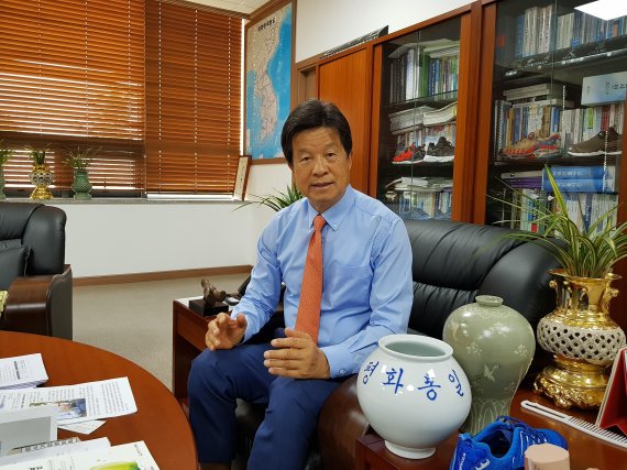 삼덕통상 문창섭 회장, 한국신발산업협회 회장으로 재신임