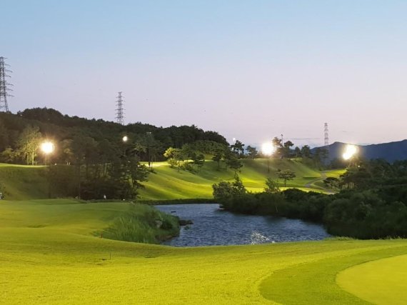[Golf is Life] 강원 춘천 스프링베일 골프장.. 클럽하우스 식당서 中 셰프가 직접 요리