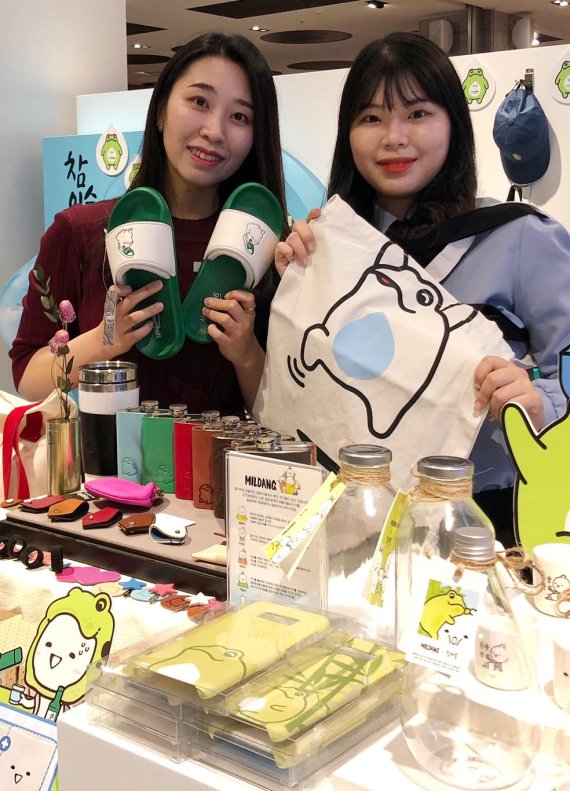 현대百, 하이트진로와 함께 참이슬 팝업스토어 오픈   