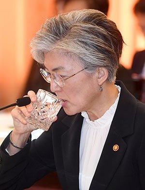 [2018 국정감사]천안함 5·24 조치 해제 논란..野 北 사과도 없는데 반발