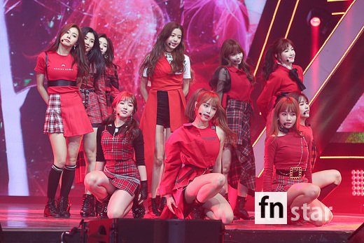 [포토] 아이즈원, ‘빨간 라비앙로즈’