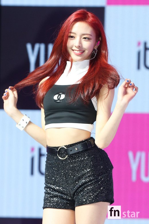 [포토] 있지 유나, ‘탐스러운 브라운 헤어’