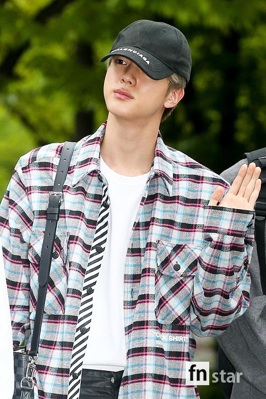 [포토] BTS 진, ‘윤기나는 꽃미모’